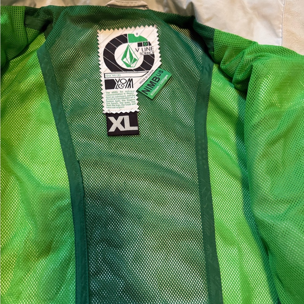 Volcom Womens Snow Jacket - Picture 3 of 4